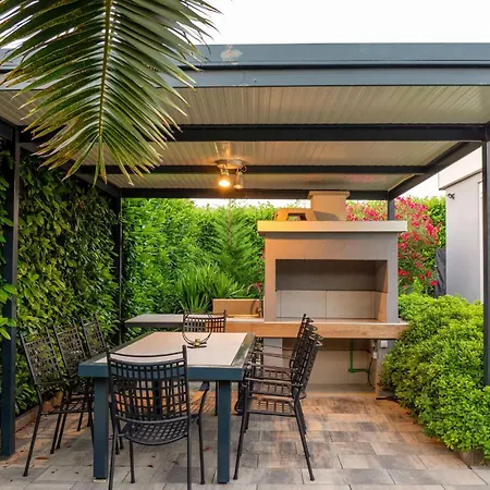 Stunning In Vikendica Pula