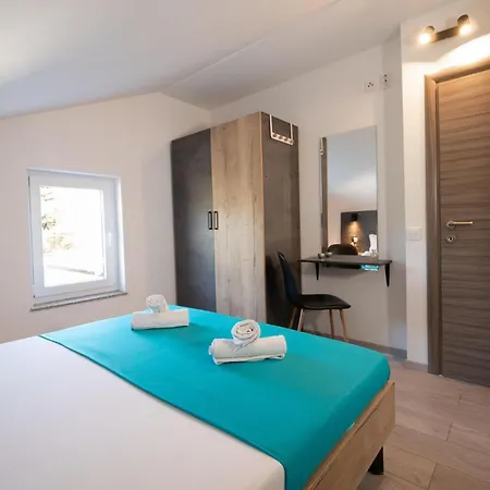 Gorgeous Home In Pula Pula