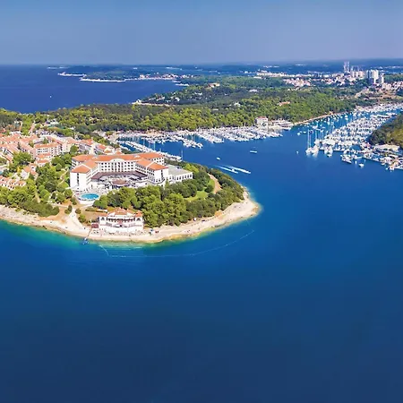 Vikendica Gorgeous Home In Pula *